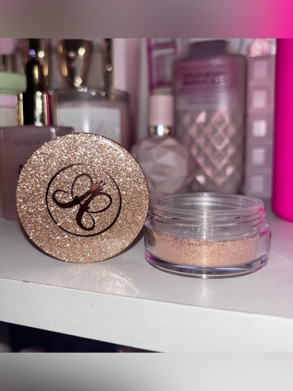 💝New mini ABH So Hollywood  loose highlighter💝
4g / 0.14 oz
